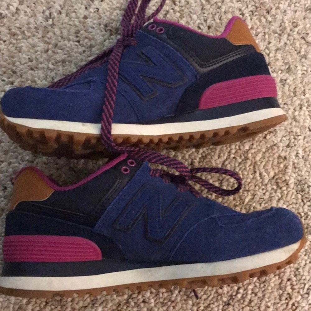Womens new balance 574 sneakers. Great condition.
